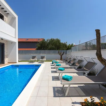 Villa Pjaula *